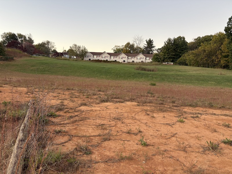 2512 W Market St -- Johnson City, TN