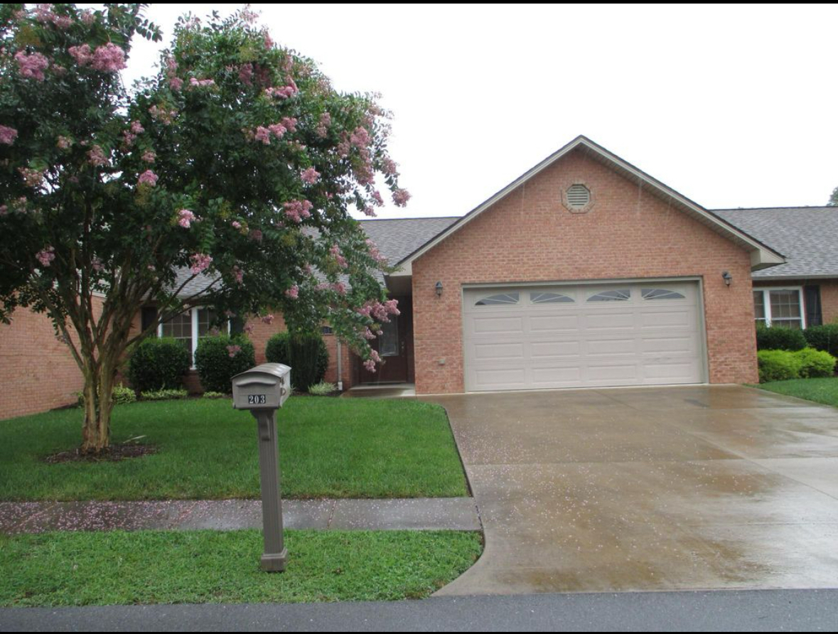 2100 Pleasant View 203 -- Johnson City, TN