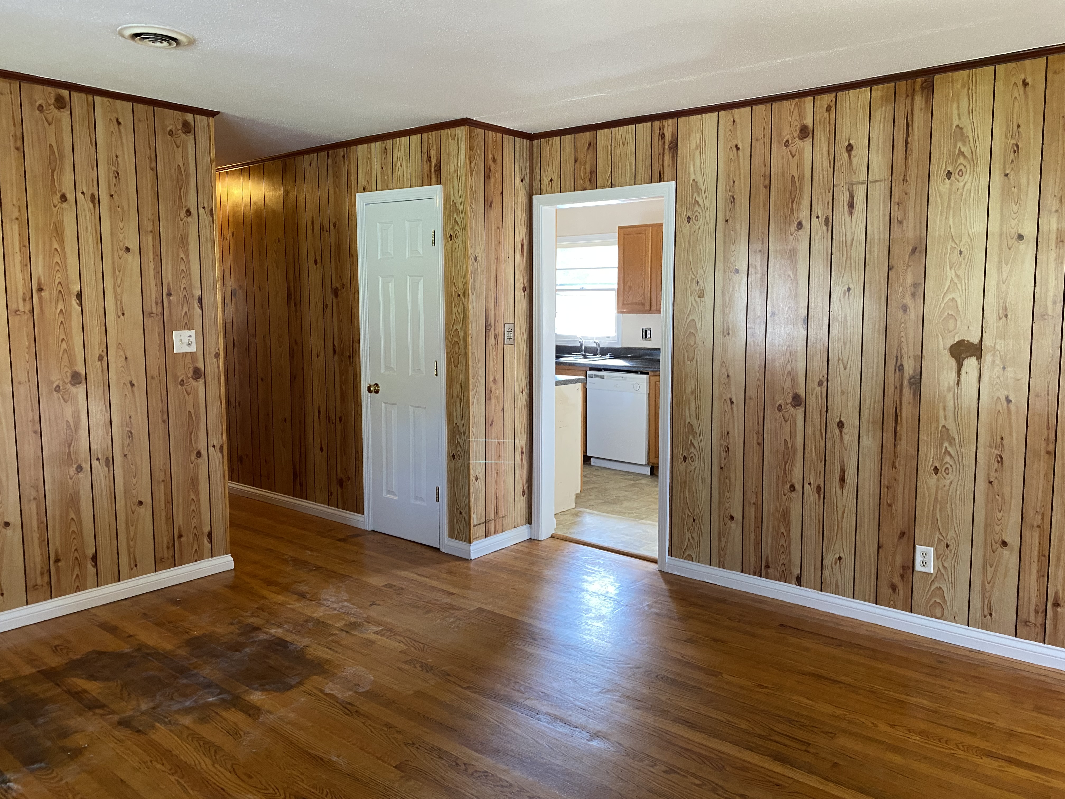 908 E Mountain View, TN