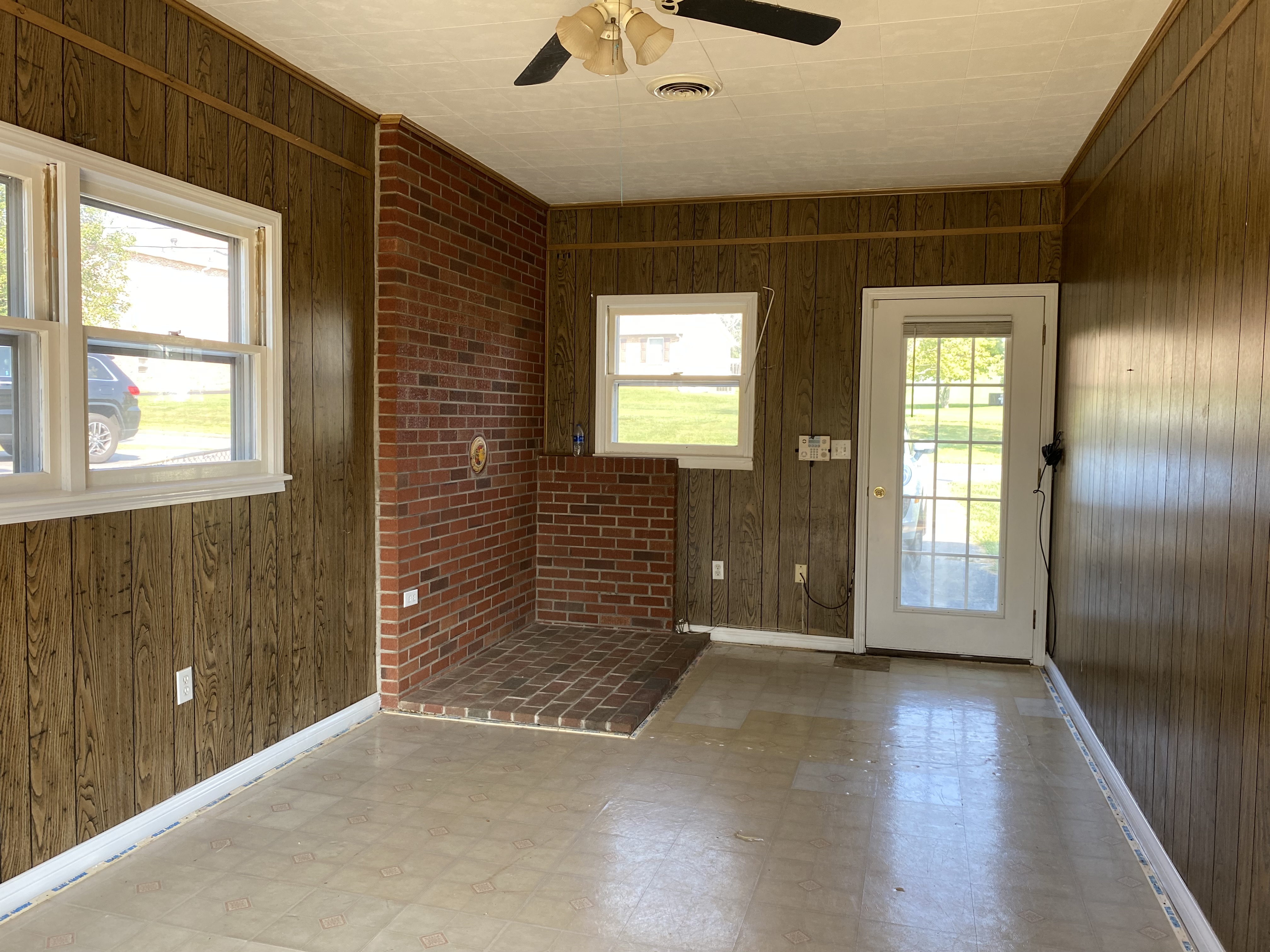 908 E Mountain View, TN