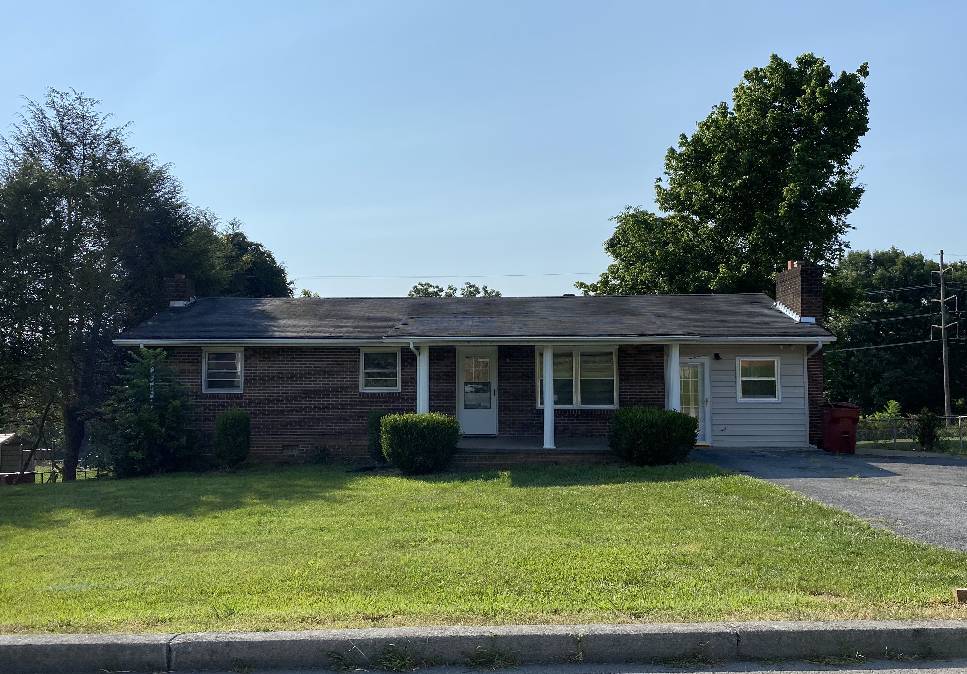908 E Mountain View, TN