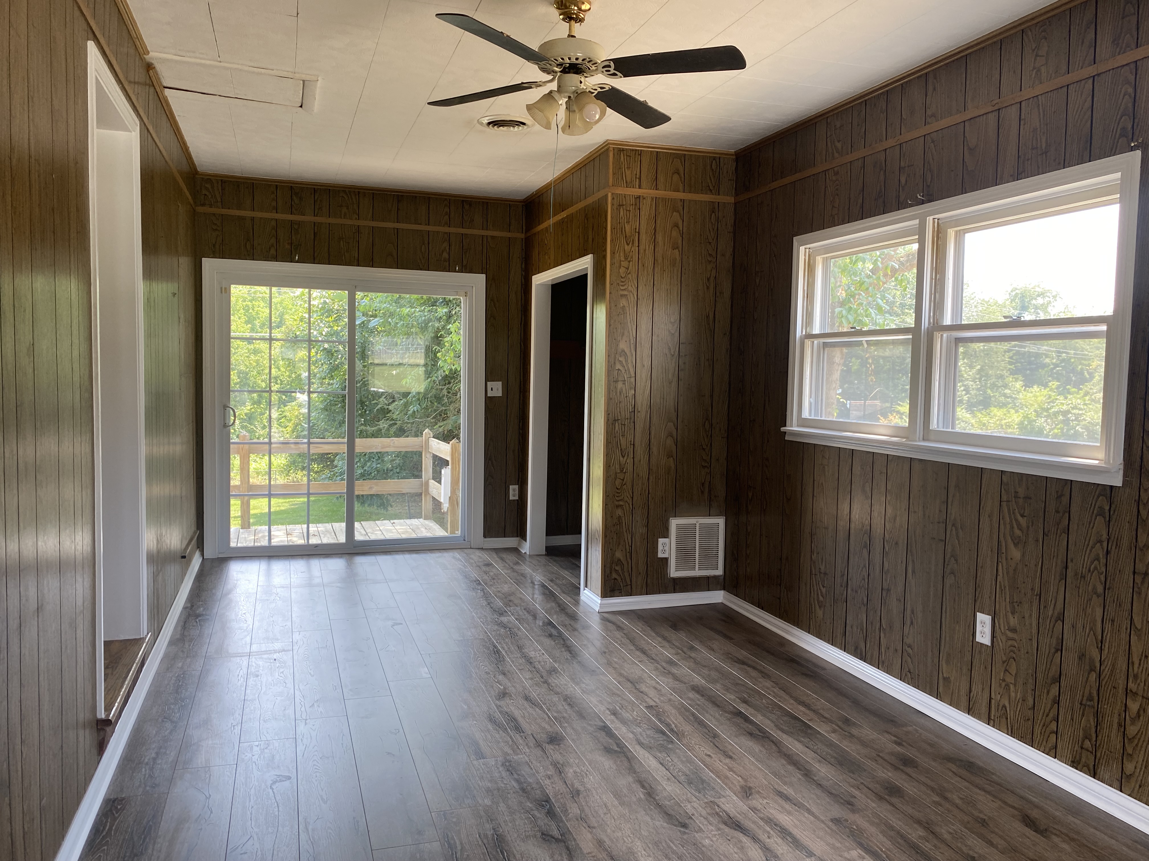 908 E Mountain View, TN