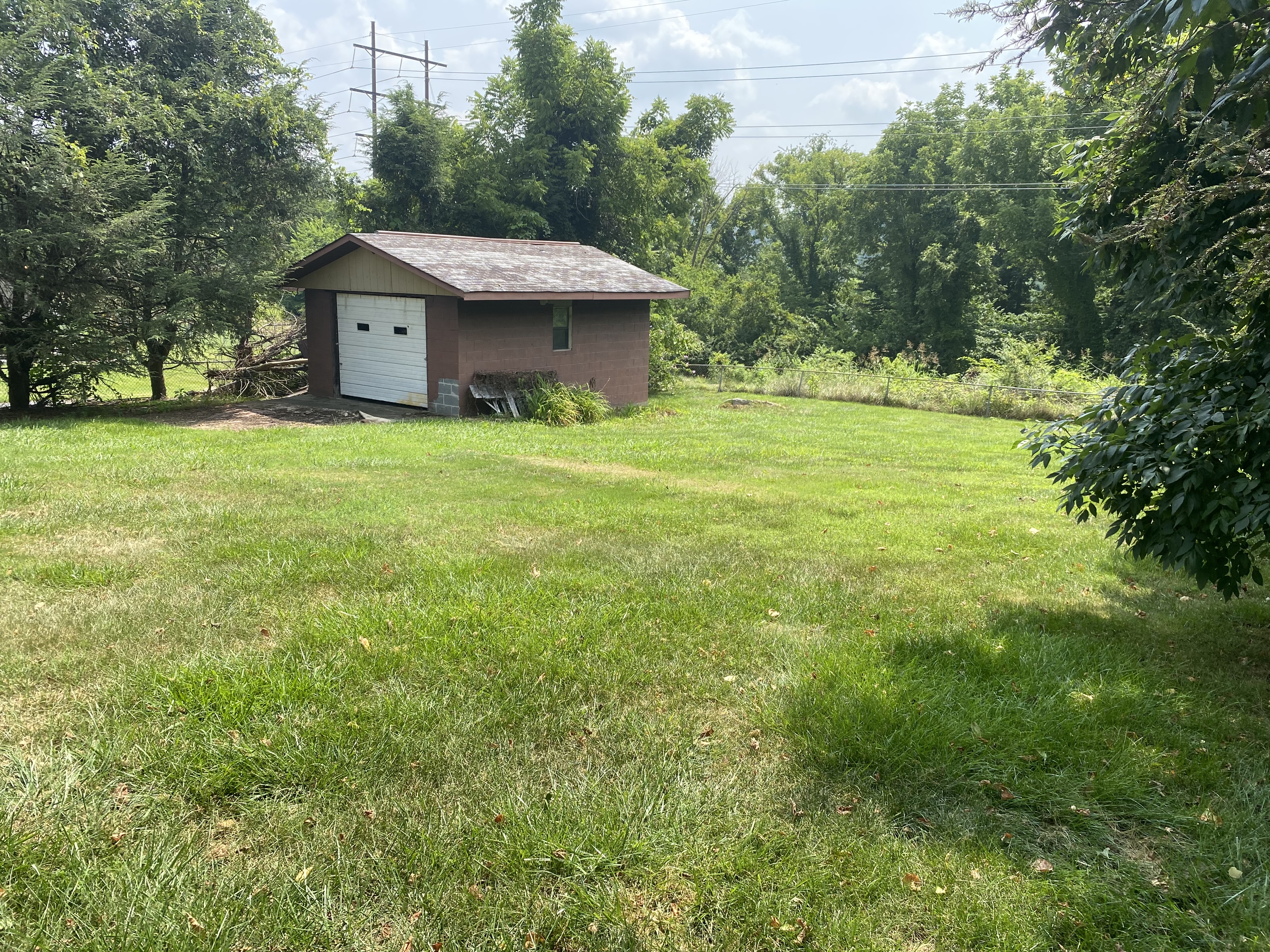 908 E Mountain View, TN