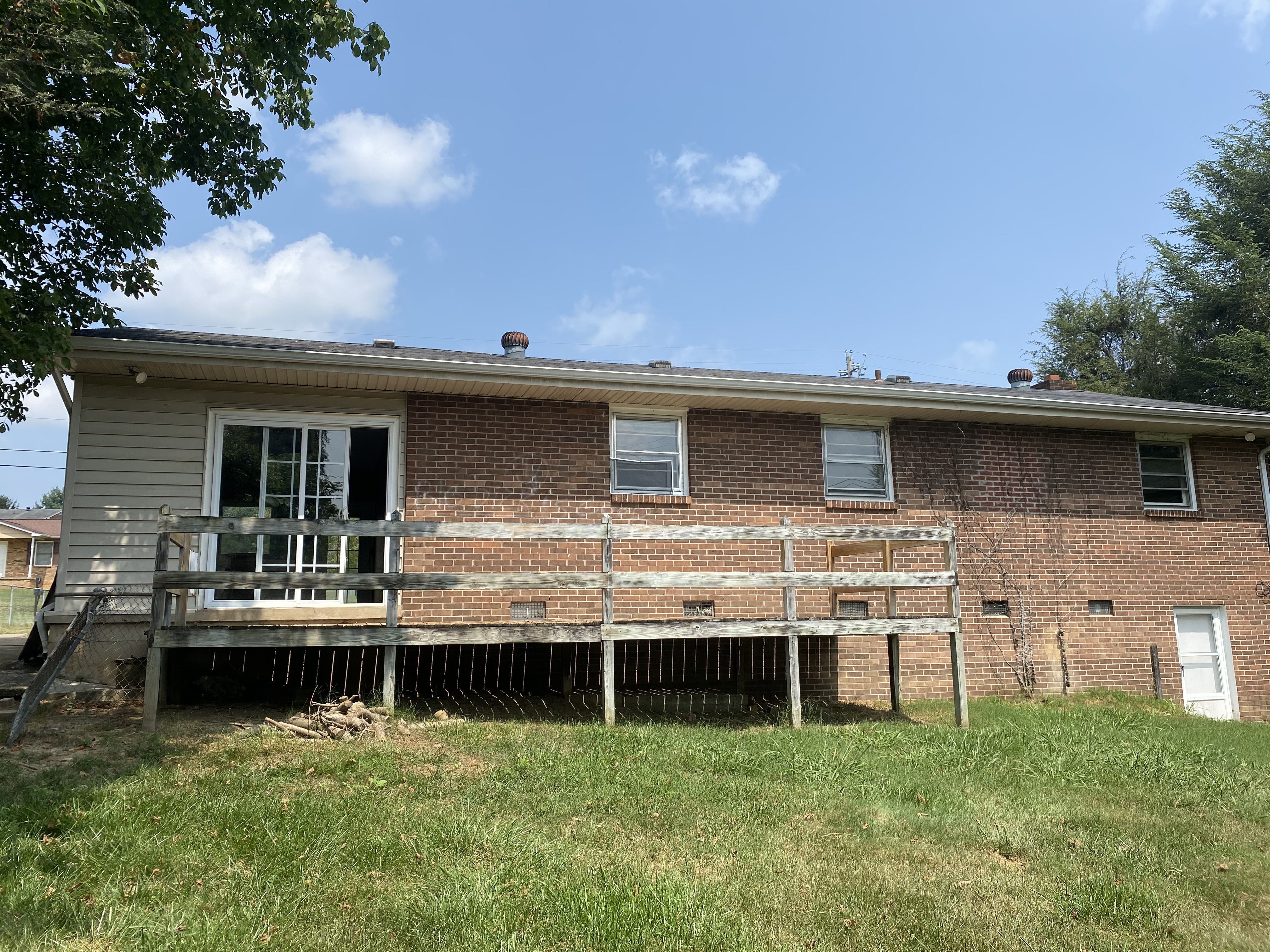 908 E Mountain View, TN